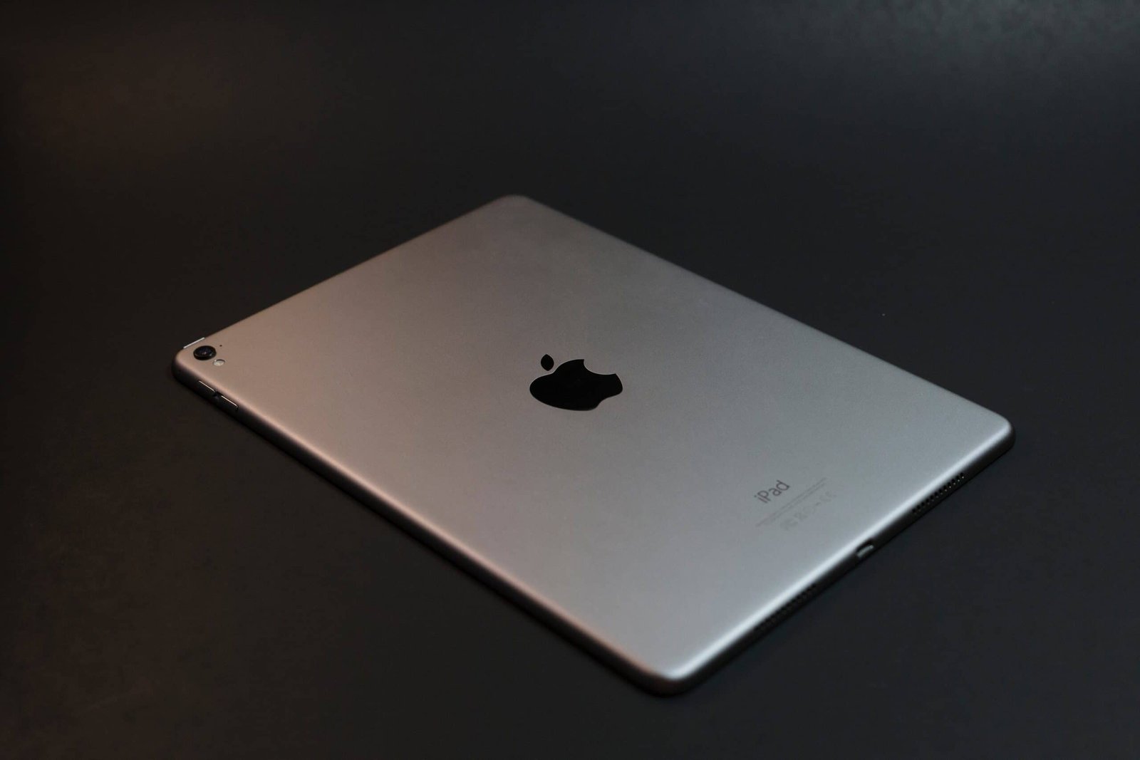 Apple iPad Pro vs. Microsoft Surface Pro: Tablet Showdown